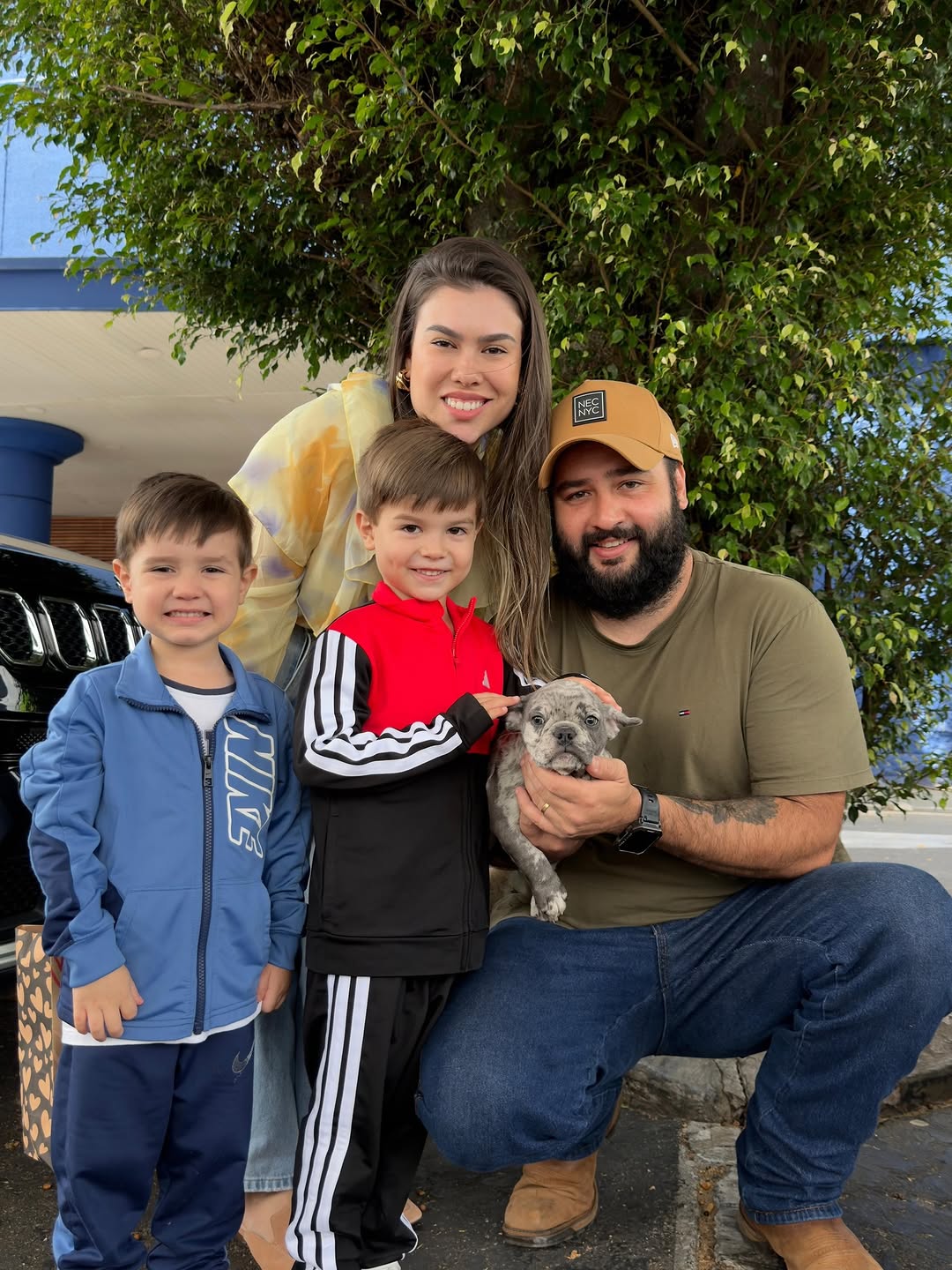 The Thompson Family – Happy Frenchie Home